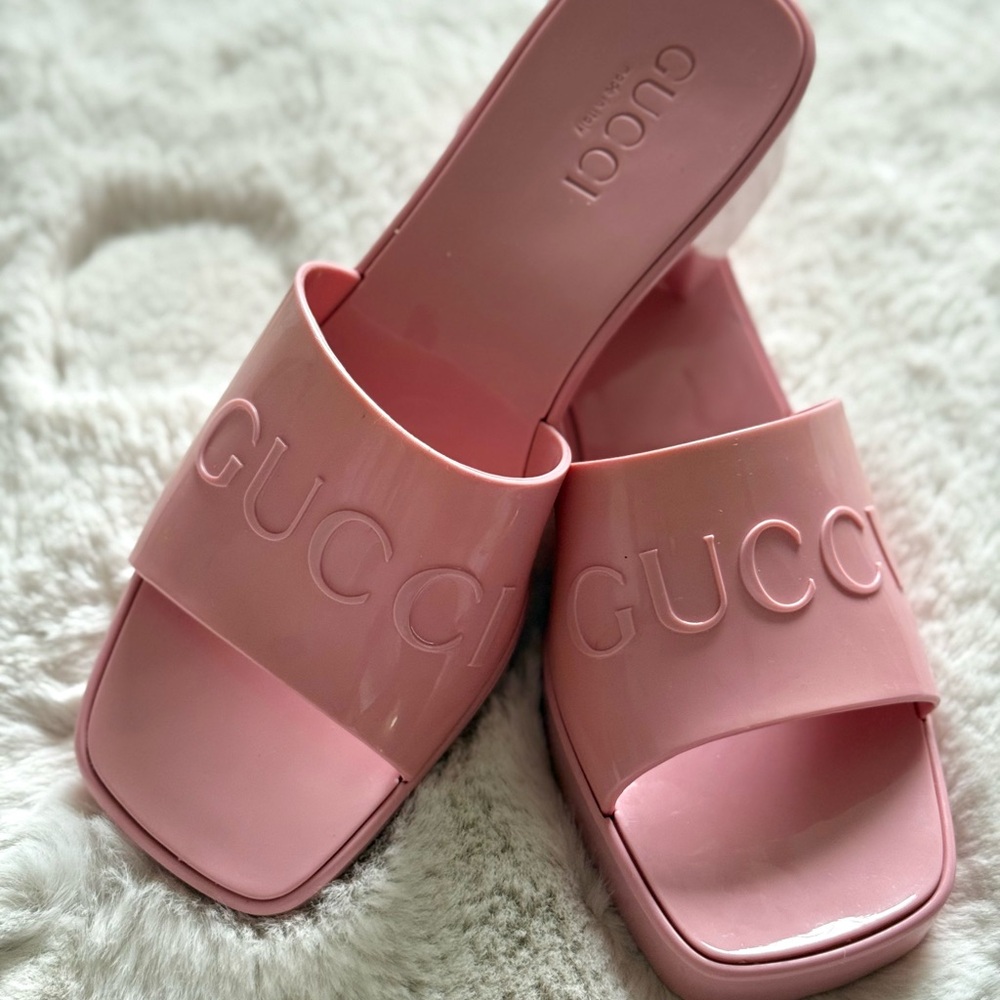 Gucci Pink Minimalist Sandals